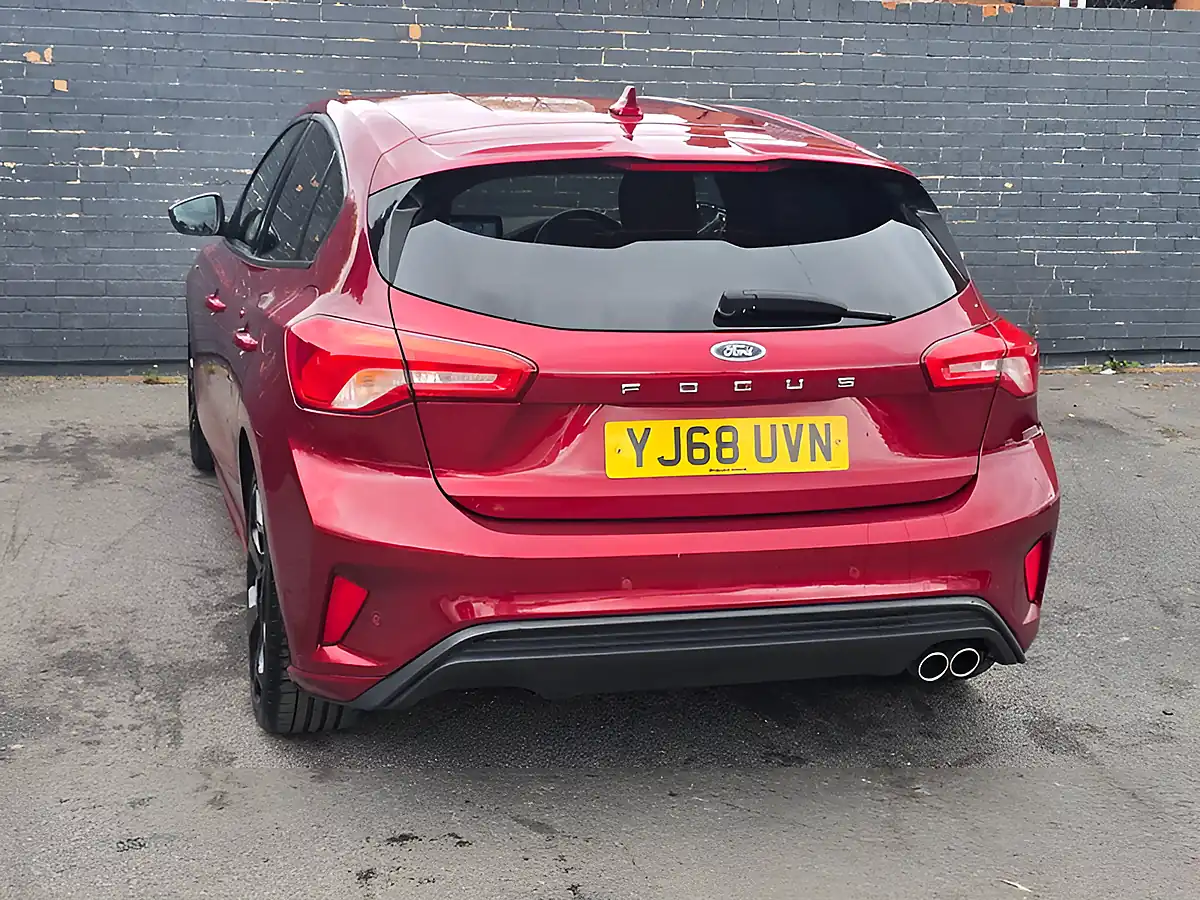 Used 2018 Ford Focus ST-Line Red - Interior and Exterior details 8