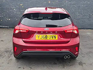 Used 2018 Ford Focus ST-Line Red - Interior and Exterior details 9