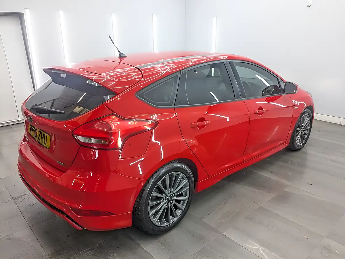 Used 2018 Ford Focus ST-Line Red - Interior and Exterior details 10