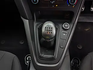 Used 2018 Ford Focus ST-Line Red - Interior and Exterior details 14