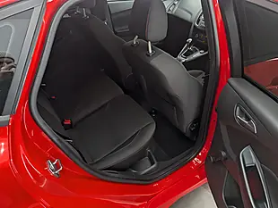 Used 2018 Ford Focus ST-Line Red - Interior and Exterior details 17