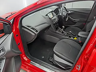 Used 2018 Ford Focus ST-Line Red - Interior and Exterior details 19