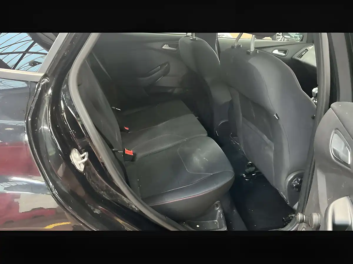 Used 2018 Ford Focus ST-Line Shadow Black - Interior and Exterior details 12