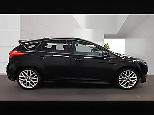 Used 2018 Ford Focus ST-Line Shadow Black - Interior and Exterior details 2