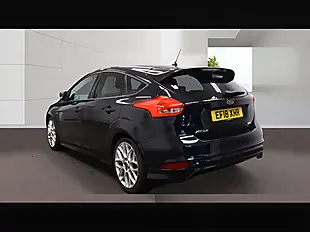Used 2018 Ford Focus ST-Line Shadow Black - Interior and Exterior details 4