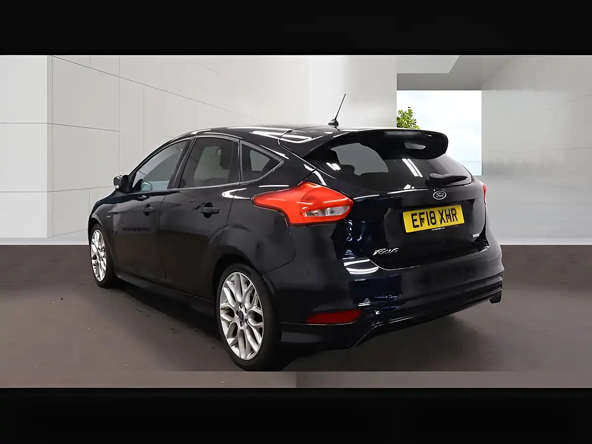 Used 2018 Ford Focus ST-Line Shadow Black - Interior and Exterior details 4