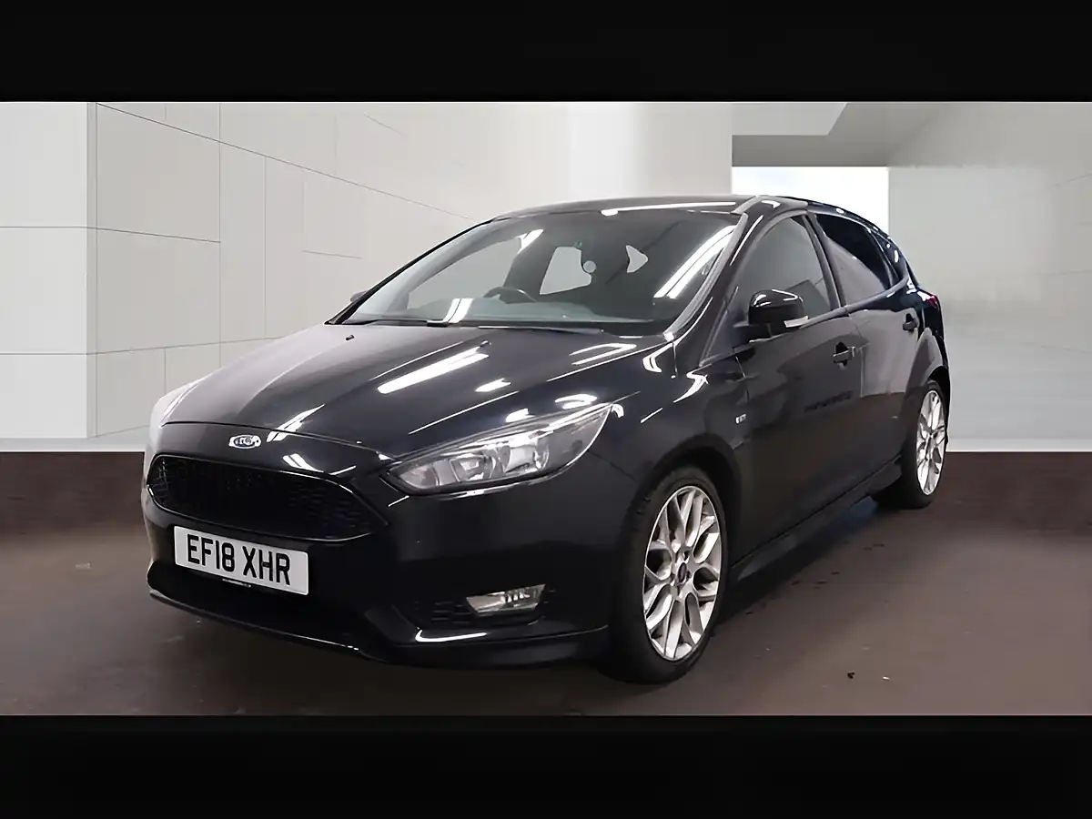 Used 2018 Ford Focus ST-Line Shadow Black - Interior and Exterior details 7