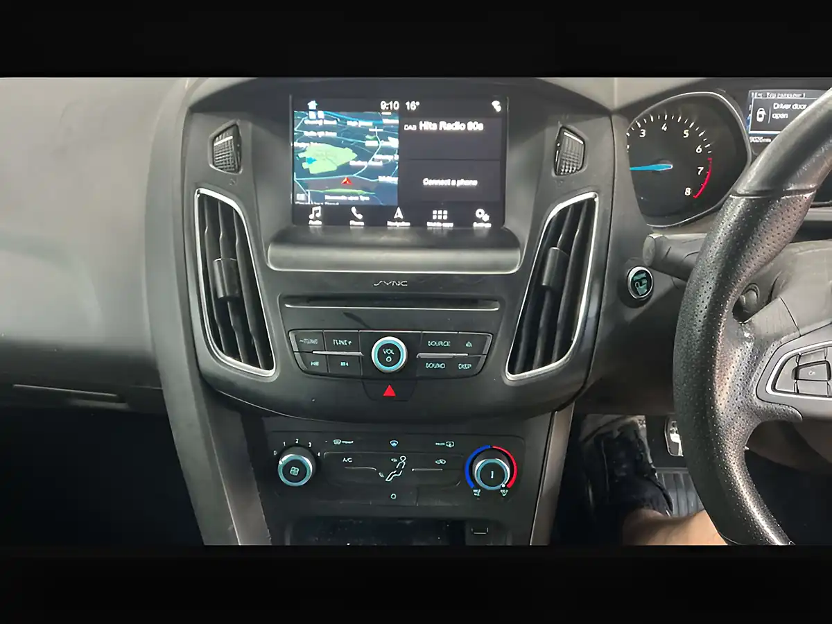 Used 2018 Ford Focus ST-Line Shadow Black - Interior and Exterior details 9