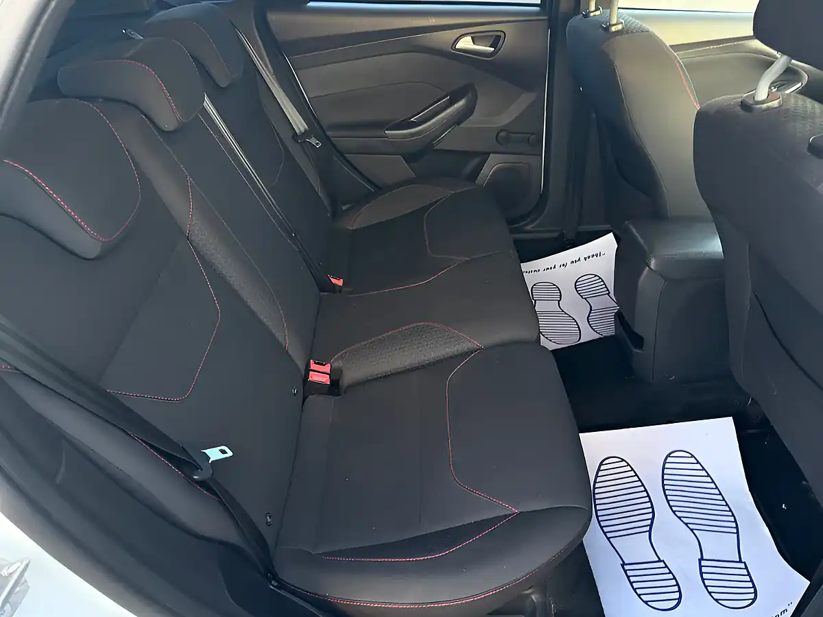 Used 2018 Ford Focus ST-Line White - Interior and Exterior details 13