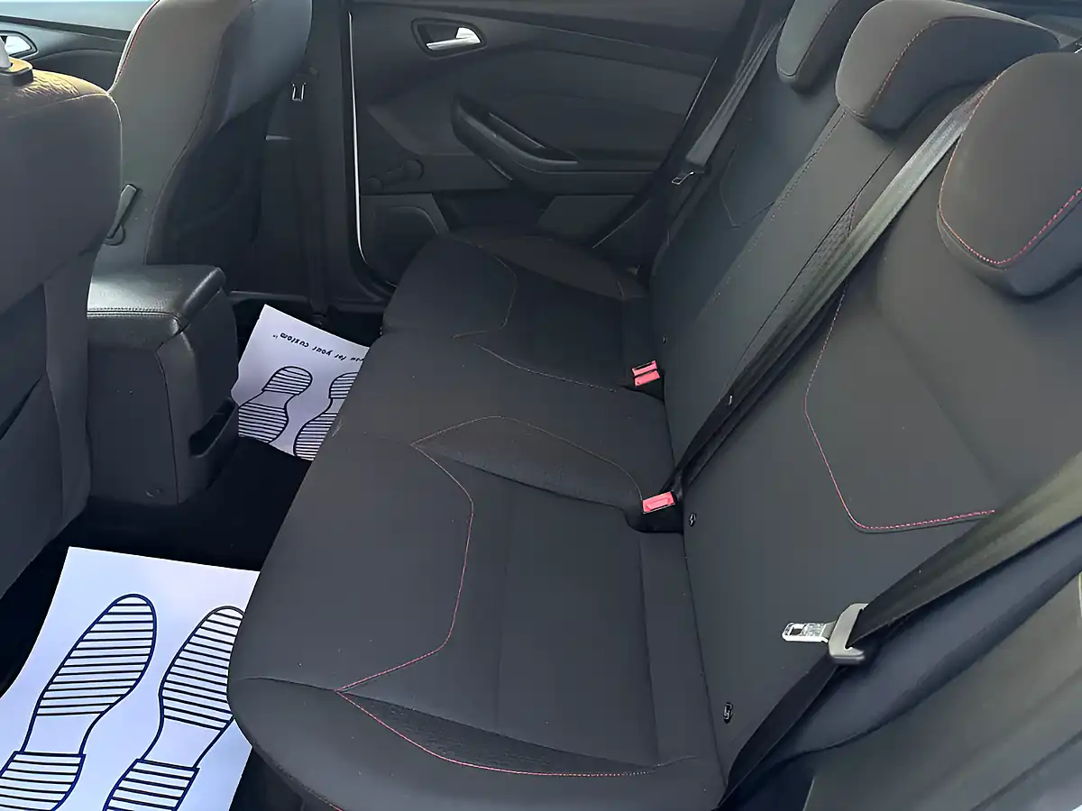Used 2018 Ford Focus ST-Line White - Interior and Exterior details 14