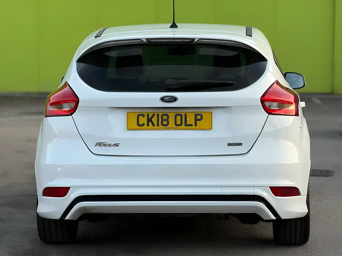 Used 2018 Ford Focus ST-Line White - Interior and Exterior details 7
