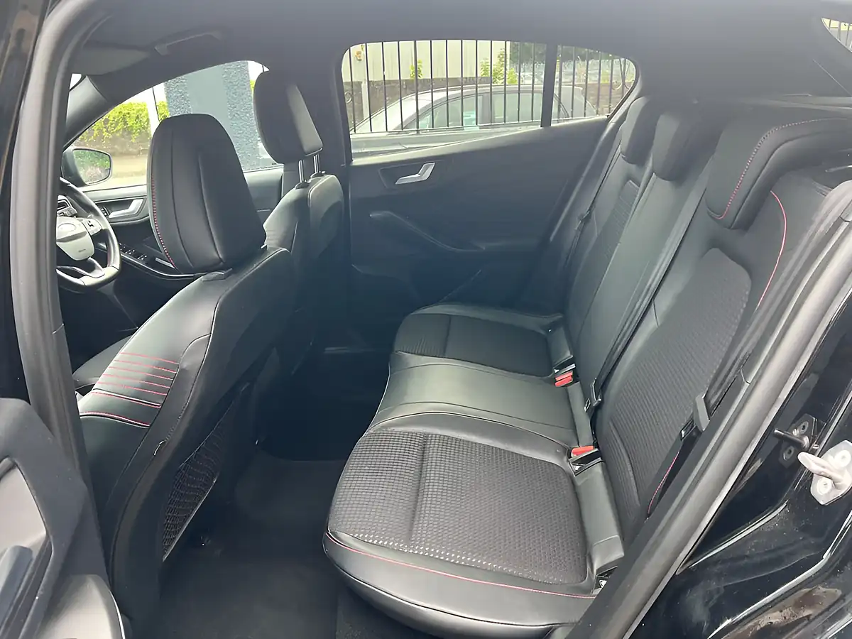Used 2018 Ford Focus ST-Line X Black - Interior and Exterior details 13