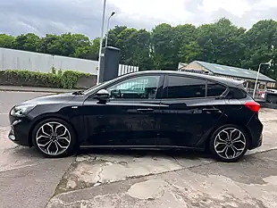Used 2018 Ford Focus ST-Line X Black - Interior and Exterior details 7