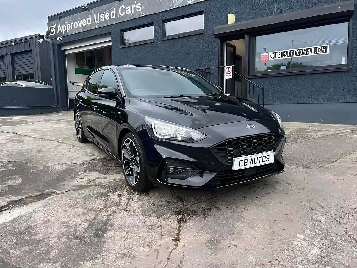 Used 2018 Ford Focus ST-Line X Black - Interior and Exterior details 9