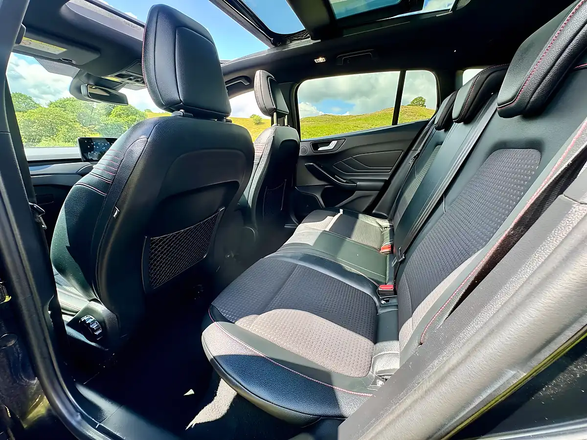 Used 2018 Ford Focus ST Line X Black - Interior and Exterior details 16