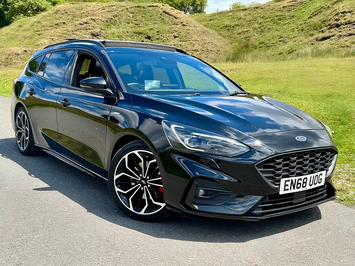 Used 2018 Ford Focus ST Line X Black - Interior and Exterior details 6