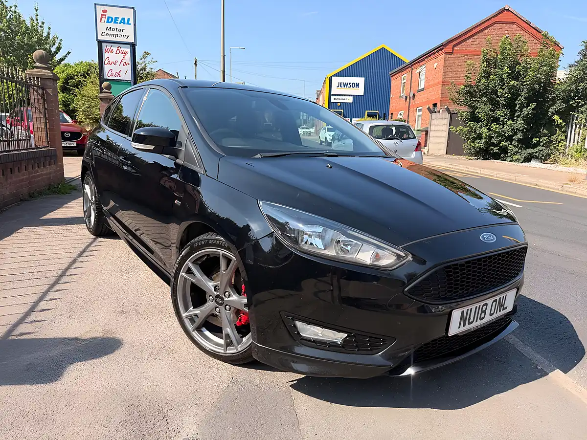 Used 2018 Ford Focus ST-Line X Black - Front View