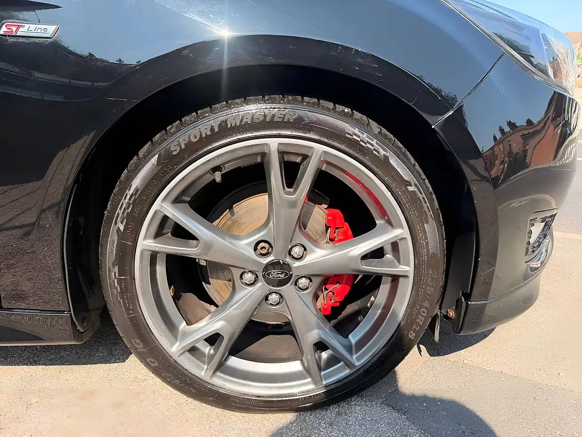 Used 2018 Ford Focus ST-Line X Black - Interior and Exterior details 13