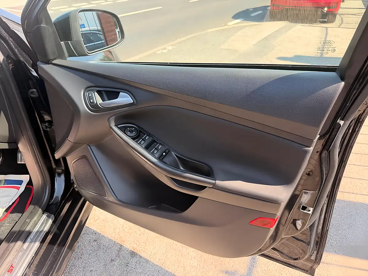 Used 2018 Ford Focus ST-Line X Black - Interior and Exterior details 17