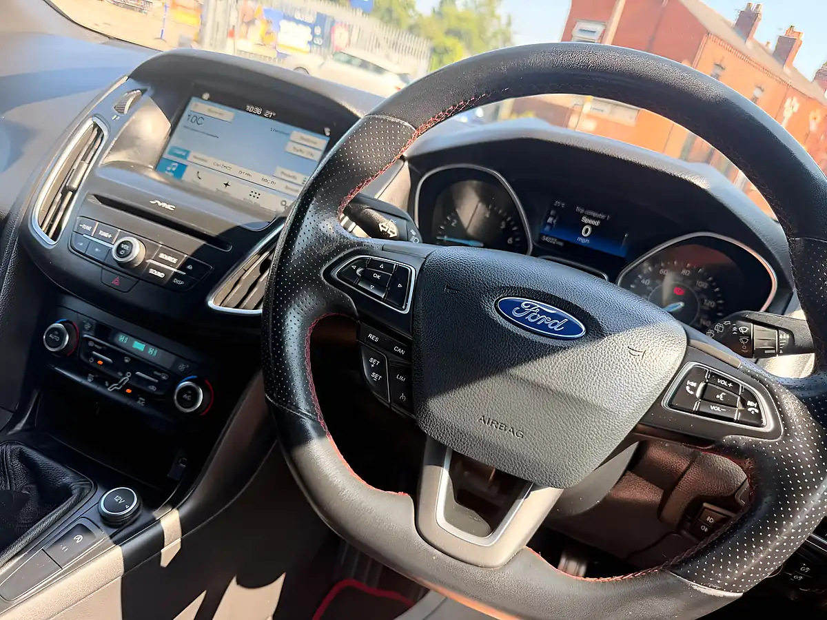 Used 2018 Ford Focus ST-Line X Black - Interior and Exterior details 20