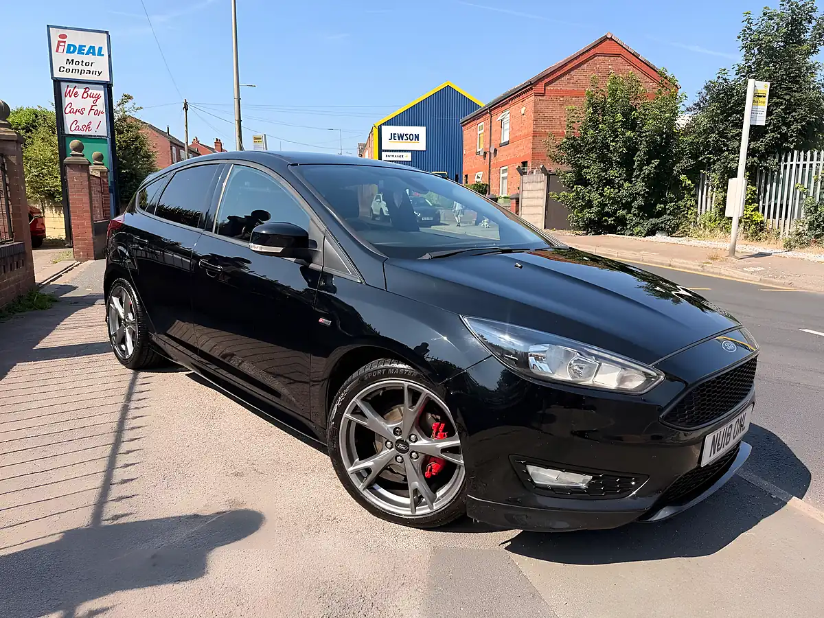 Used 2018 Ford Focus ST-Line X Black - Interior and Exterior details 4