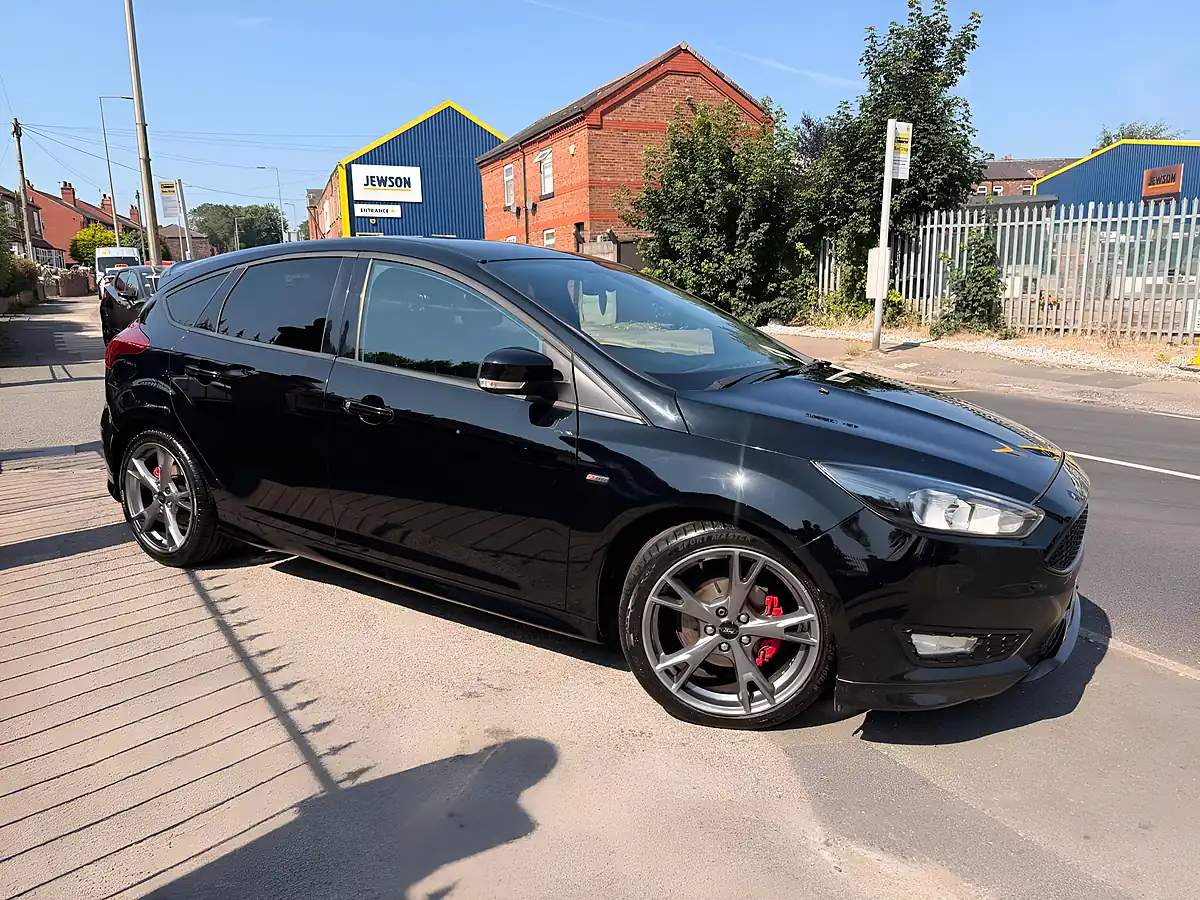 Used 2018 Ford Focus ST-Line X Black - Interior and Exterior details 6