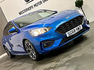 Used 2018 Ford Focus ST-Line X Blue - Interior and Exterior details 11