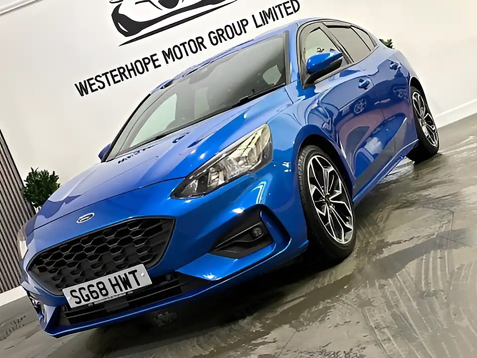 Used 2018 Ford Focus ST-Line X Blue - Interior and Exterior details 15