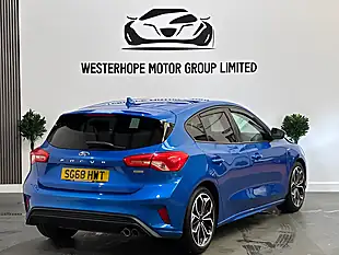 Used 2018 Ford Focus ST-Line X Blue - Interior and Exterior details 4
