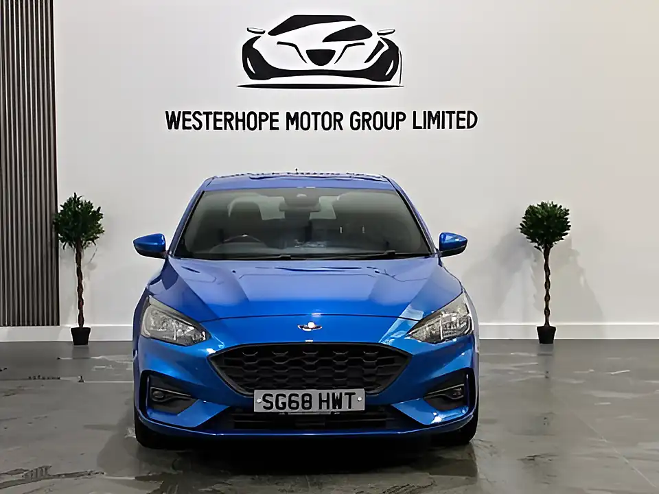 Used 2018 Ford Focus ST-Line X Blue - Interior and Exterior details 8