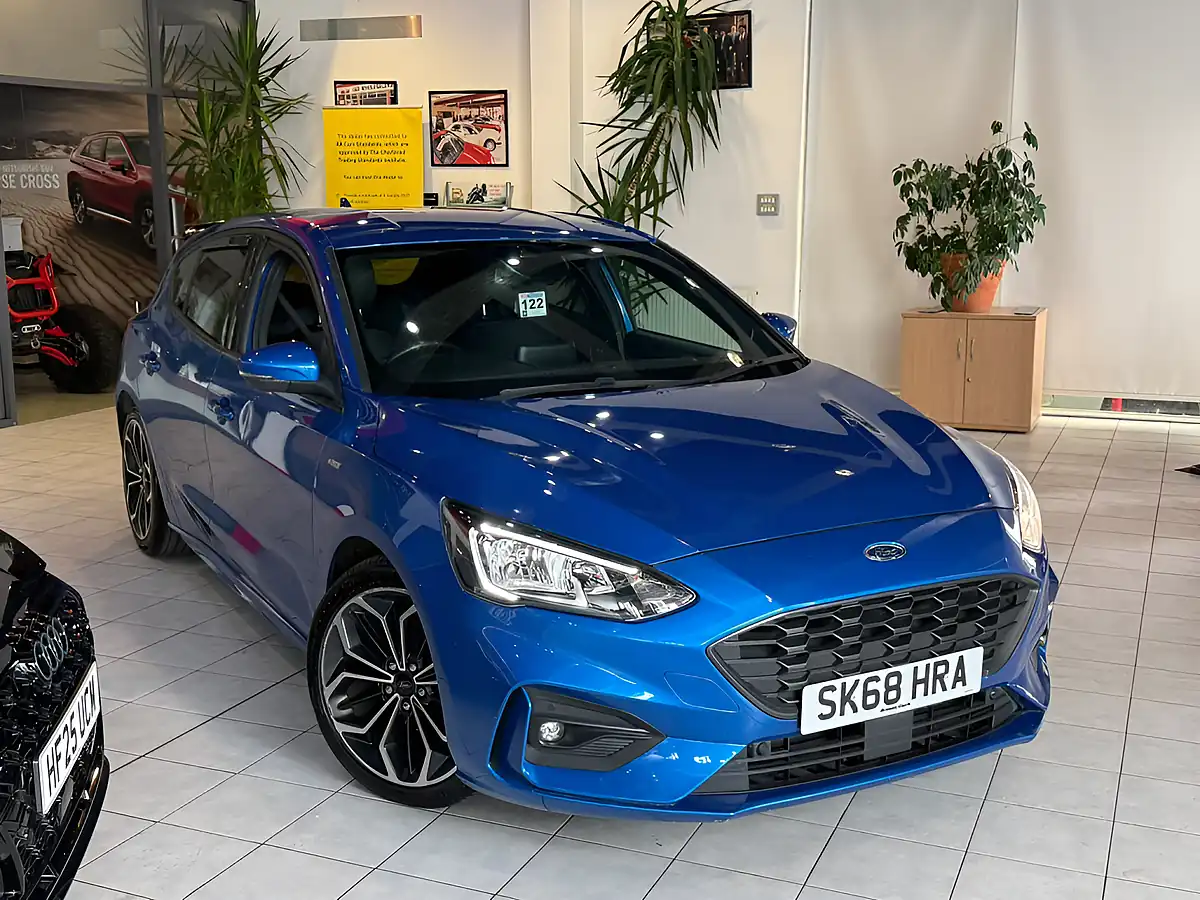 Used 2018 Ford Focus ST-Line X Blue - Front View
