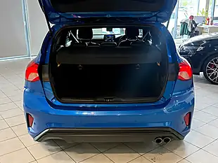 Used 2018 Ford Focus ST-Line X Blue - Interior and Exterior details 10
