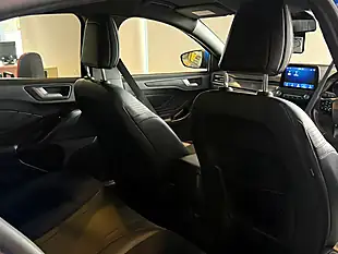 Used 2018 Ford Focus ST-Line X Blue - Interior and Exterior details 12