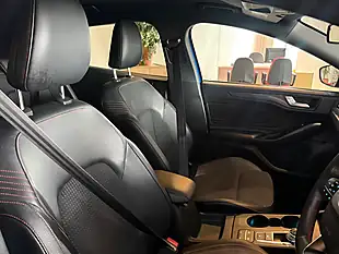 Used 2018 Ford Focus ST-Line X Blue - Interior and Exterior details 13