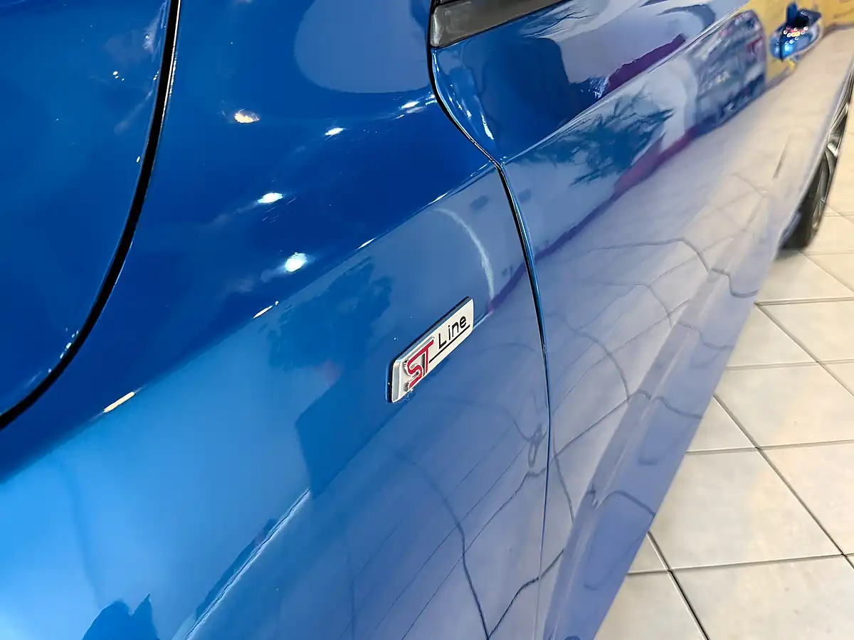 Used 2018 Ford Focus ST-Line X Blue - Interior and Exterior details 5