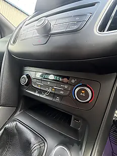 Used 2018 Ford Focus ST-Line X Blue - Interior and Exterior details 10