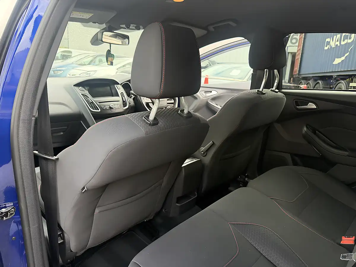 Used 2018 Ford Focus ST-Line X Blue - Interior and Exterior details 13