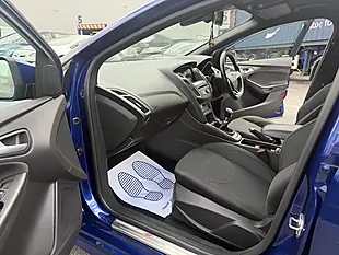 Used 2018 Ford Focus ST-Line X Blue - Interior and Exterior details 15