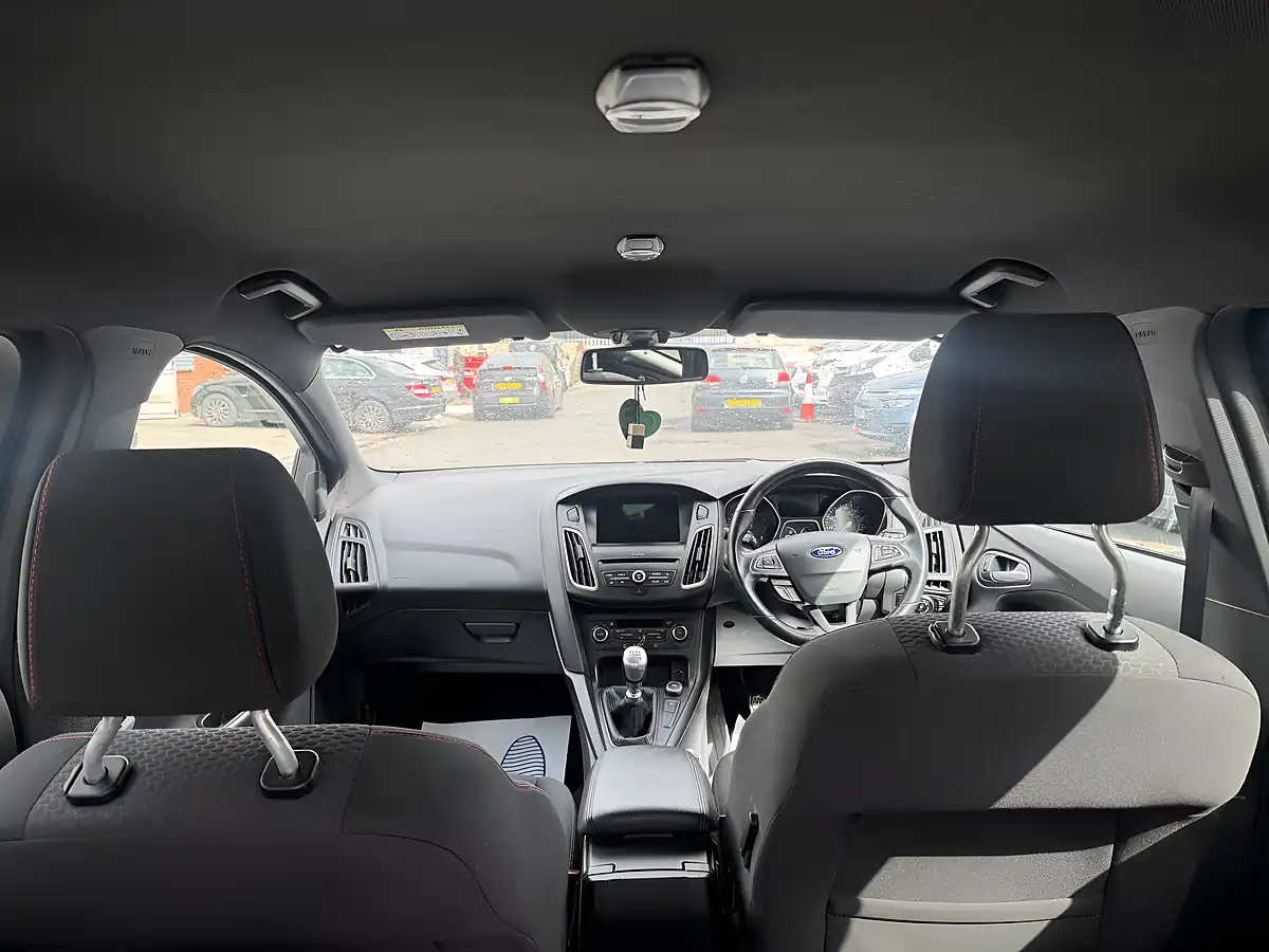 Used 2018 Ford Focus ST-Line X Blue - Interior and Exterior details 17