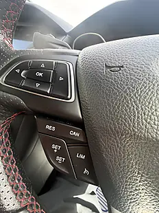 Used 2018 Ford Focus ST-Line X Blue - Interior and Exterior details 9