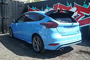 Used 2018 Ford Focus ST-Line X Blue - Interior and Exterior details 10