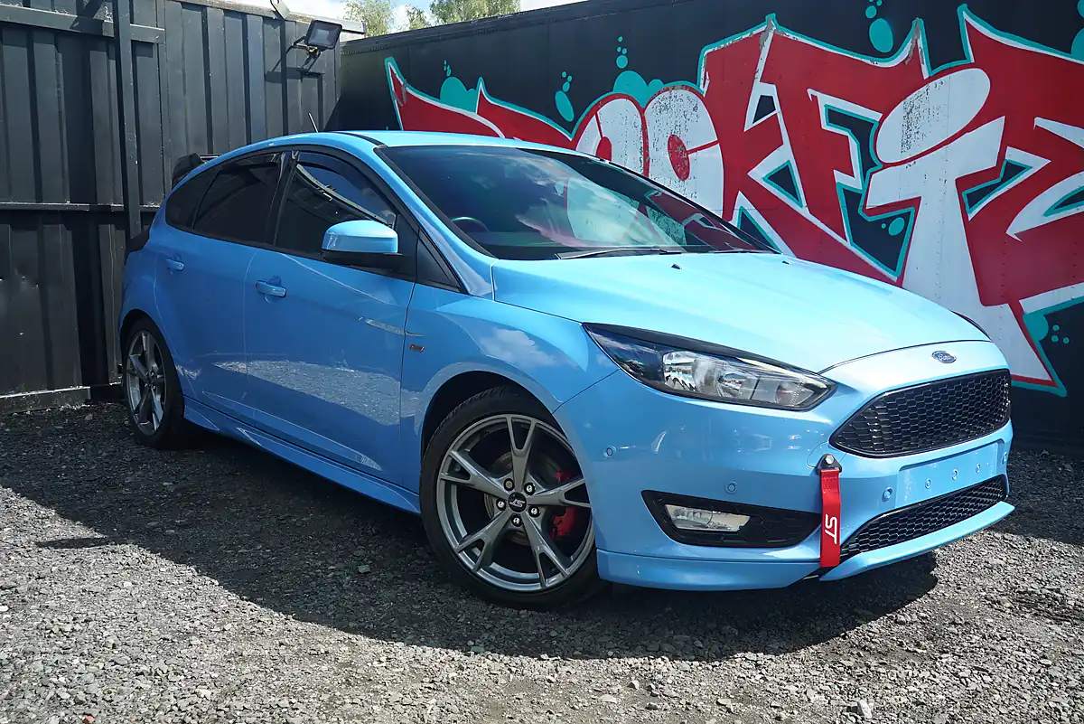 Used 2018 Ford Focus ST-Line X Blue - Interior and Exterior details 12