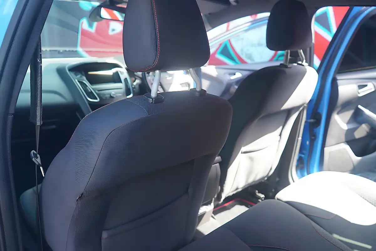 Used 2018 Ford Focus ST-Line X Blue - Interior and Exterior details 18