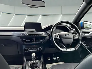 Used 2018 Ford Focus ST-Line X Blue - Interior and Exterior details 11