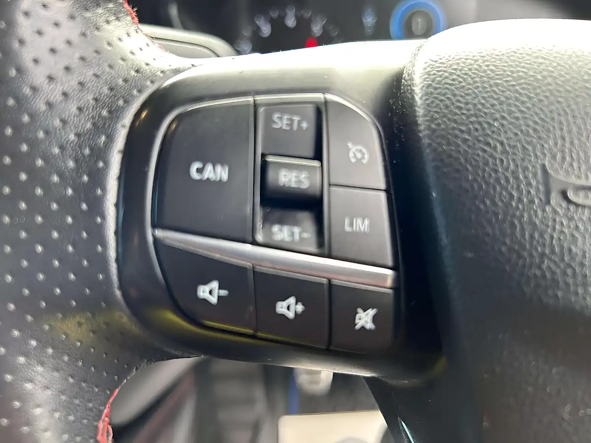 Used 2018 Ford Focus ST-Line X Blue - Interior and Exterior details 15