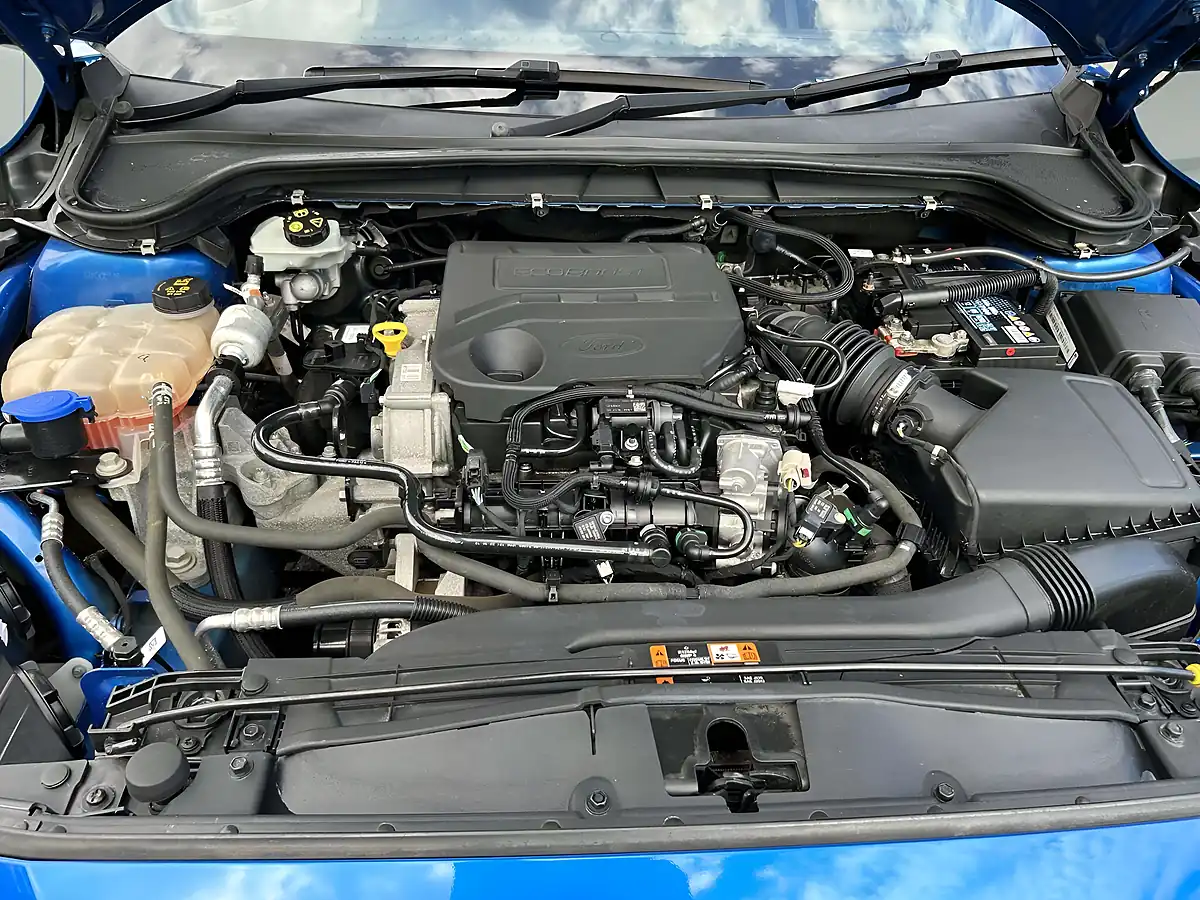 Used 2018 Ford Focus ST-Line X Blue - Interior and Exterior details 18