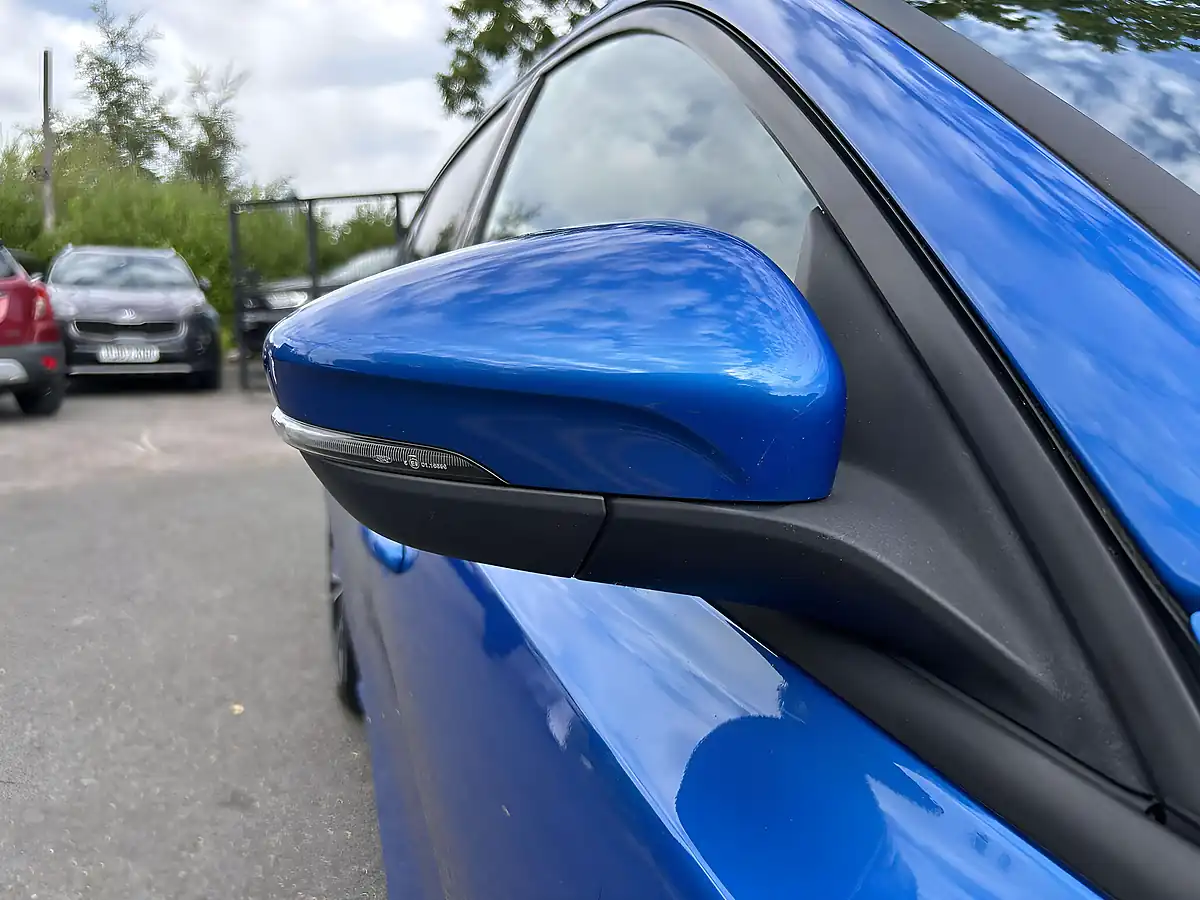 Used 2018 Ford Focus ST-Line X Blue - Interior and Exterior details 19