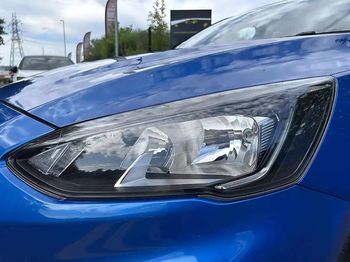 Used 2018 Ford Focus ST-Line X Blue - Interior and Exterior details 20