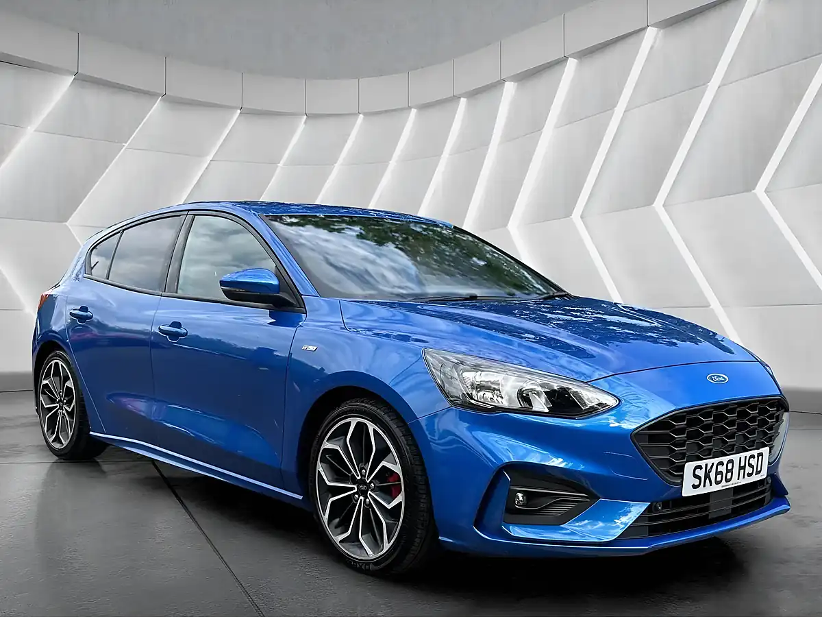 Used 2018 Ford Focus ST-Line X Blue - Interior and Exterior details 3