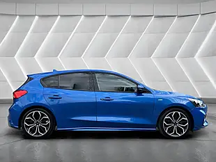 Used 2018 Ford Focus ST-Line X Blue - Interior and Exterior details 4